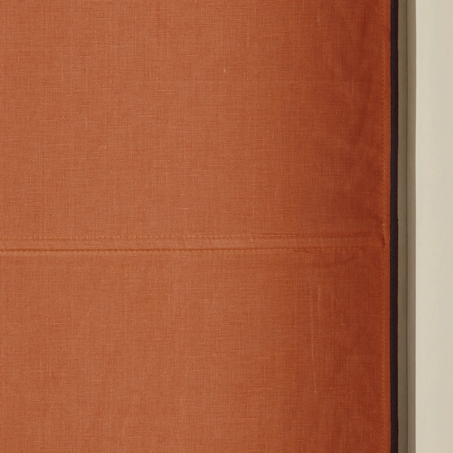 Store Bateau Occultant CARLINA Terracotta Et Bourdon Noir 5 Store Bateau Occultant CARLINA Terracotta Et Bourdon Noir – Image 5