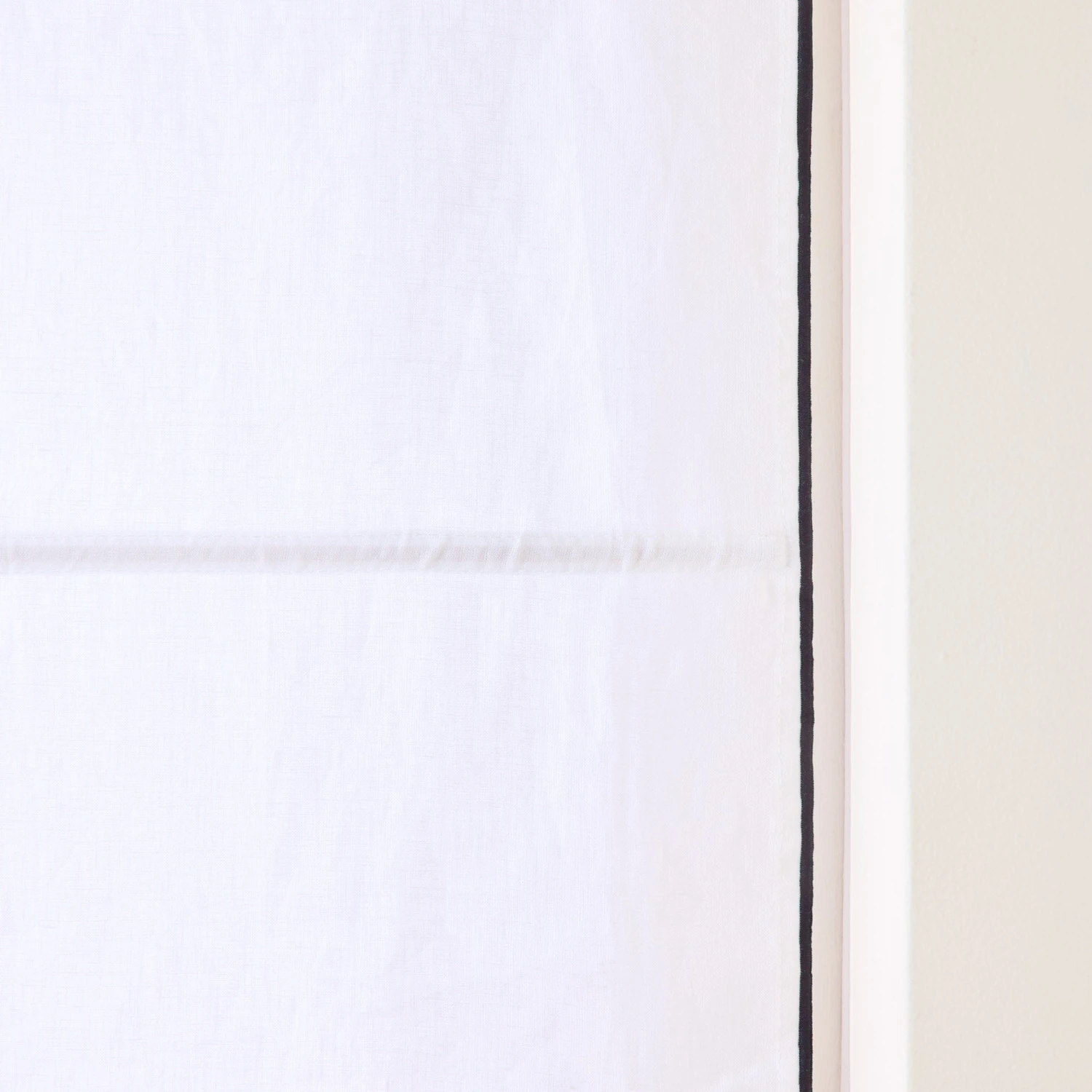 Store Bateau CARLINA Blanc Pur Et Bourdon Noir 9 Store Bateau CARLINA Blanc Pur Et Bourdon Noir – Image 9